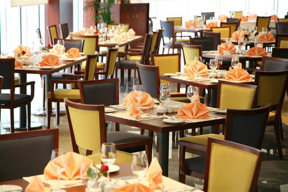 Symphony Hotel Apartments Dubaj Restaurace fotografie